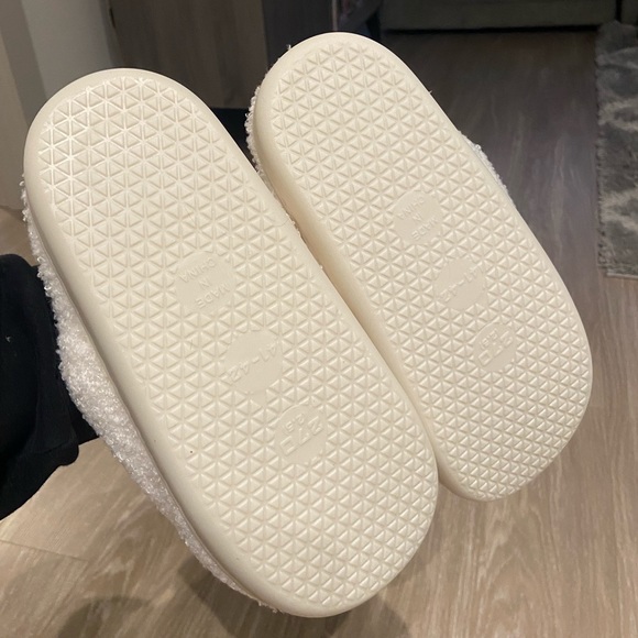 Smiley Slippers - Picture 6 of 6